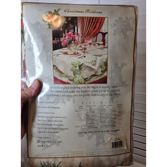 Christmas Ribbons Jacquard Printed Tablecloth 60 X 120 Elegant Holiday blend - Picture 4 of 7